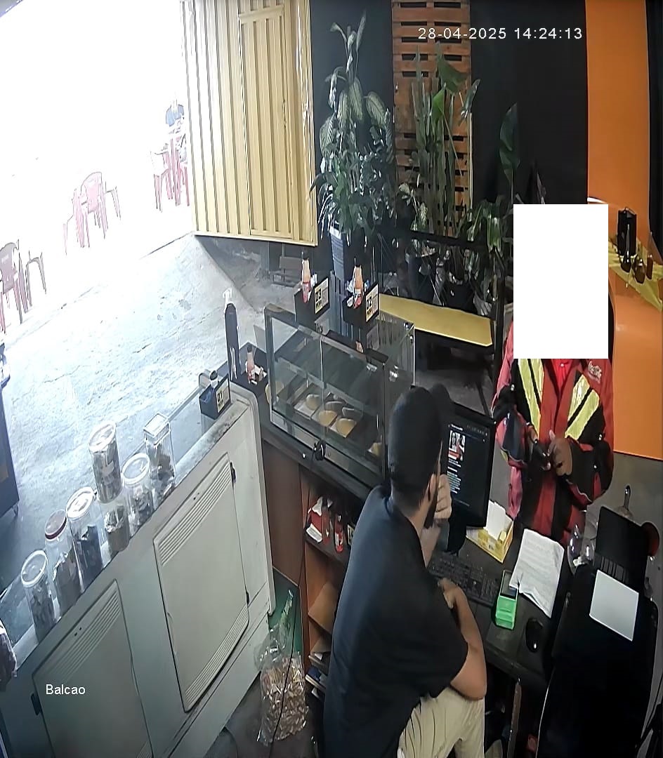 Na semana seguinte envia outro vendedor, solicitei documentos da bonificação do freezer, pois o mesmo queria que atualiza-se para o novo CNPJ com o preço diferente do freezer no documento original.